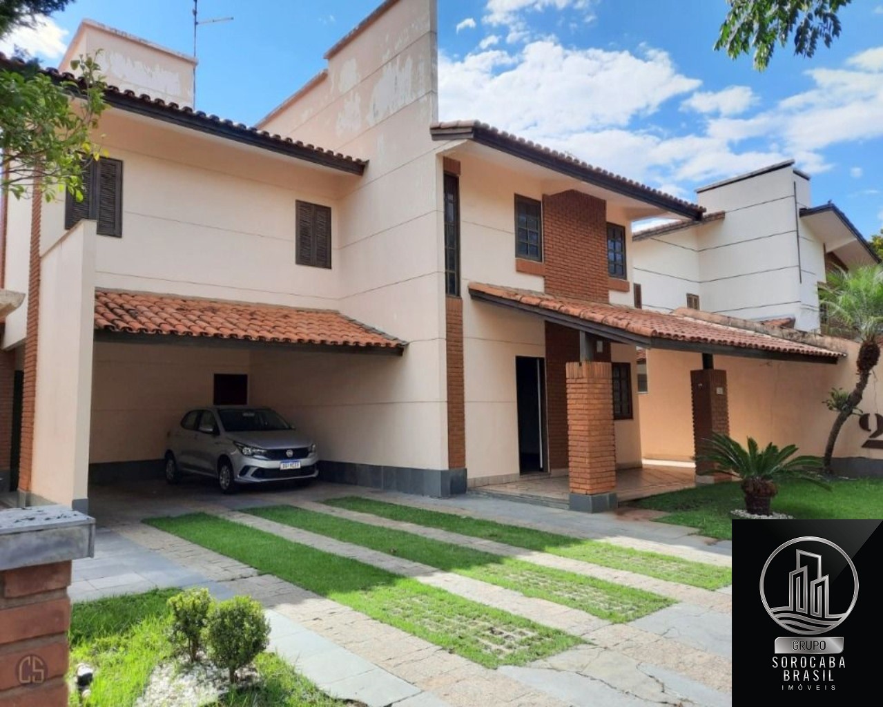 Sobrado com 3 dormitórios à venda, 241 m² por R$ 730.000 - c