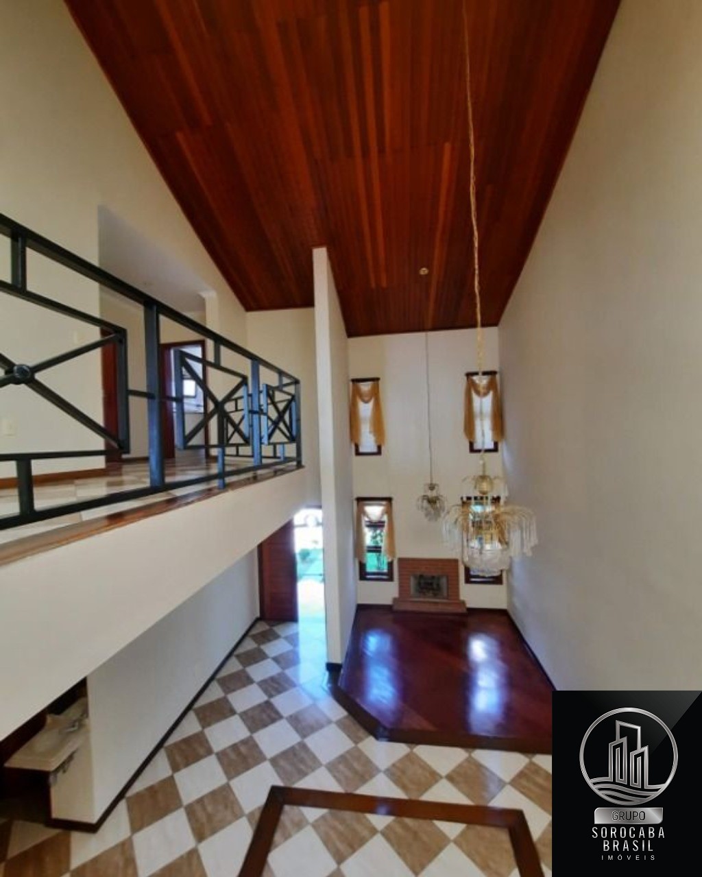 Casa com 3 dormitórios para alugar, 280 m² por R$ 4.400/mês 