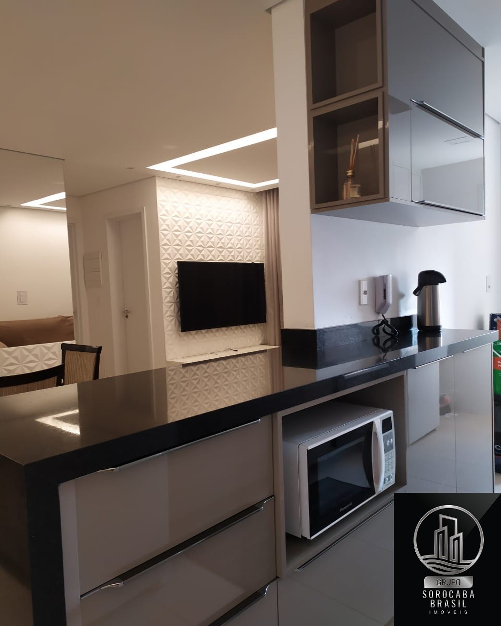 Apartamento com 2 dormitórios à venda, 73 m² por R$ 380.000 