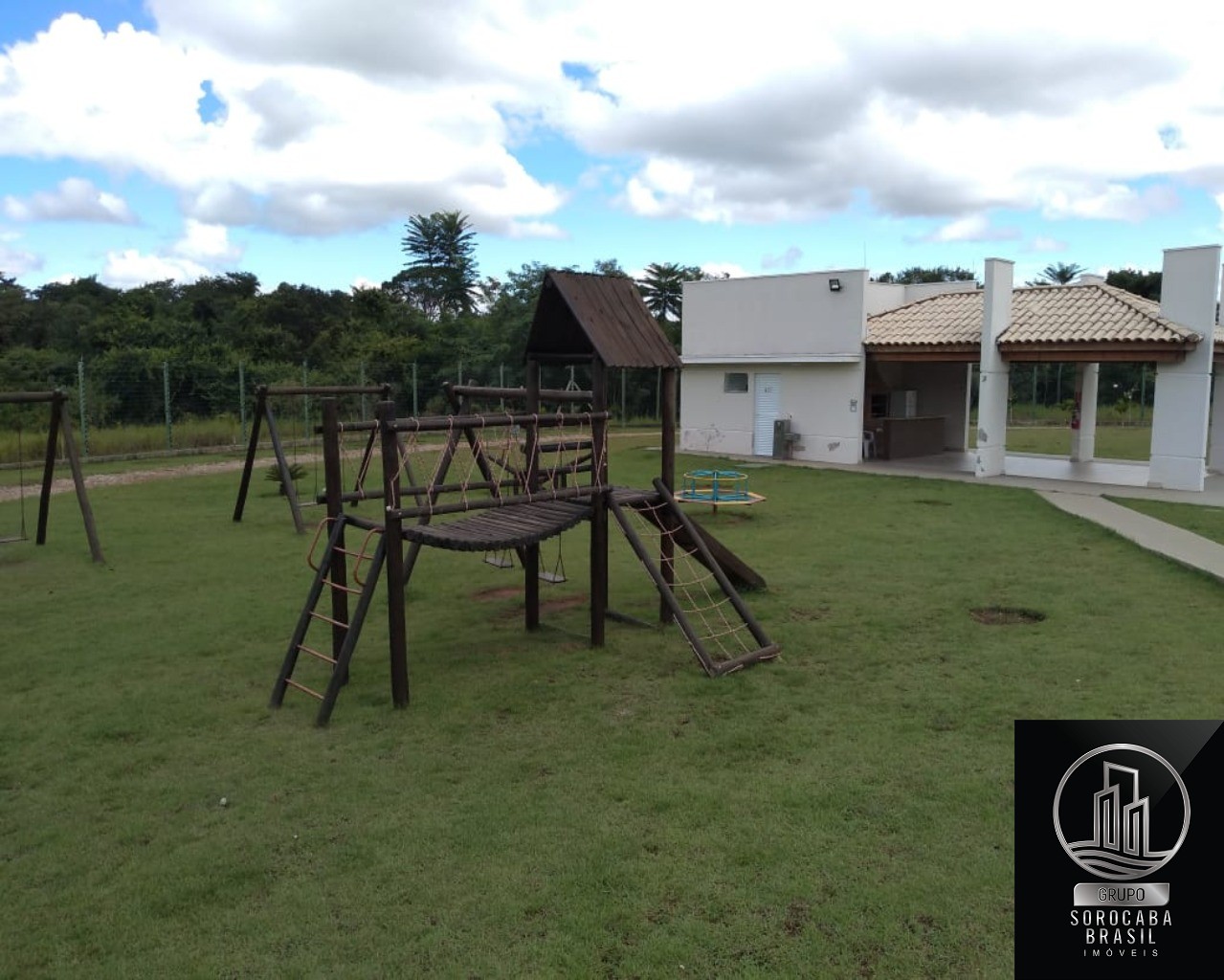 Casa residencial condomínio terras de são francisco $575.000