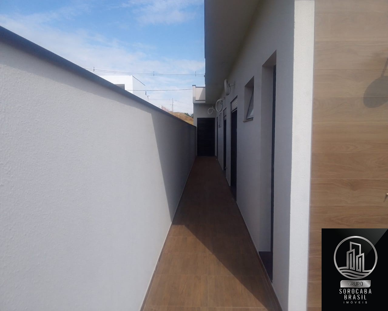 Linda casa em condominio fechado á venda $1.350.000,00