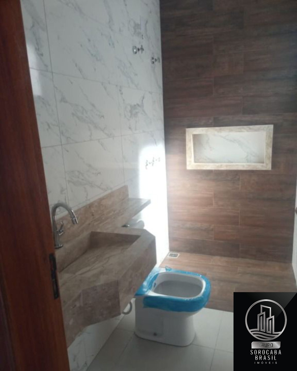 Casa com 3 dormitórios à venda, 105 m² por R$ 535.000 - resi