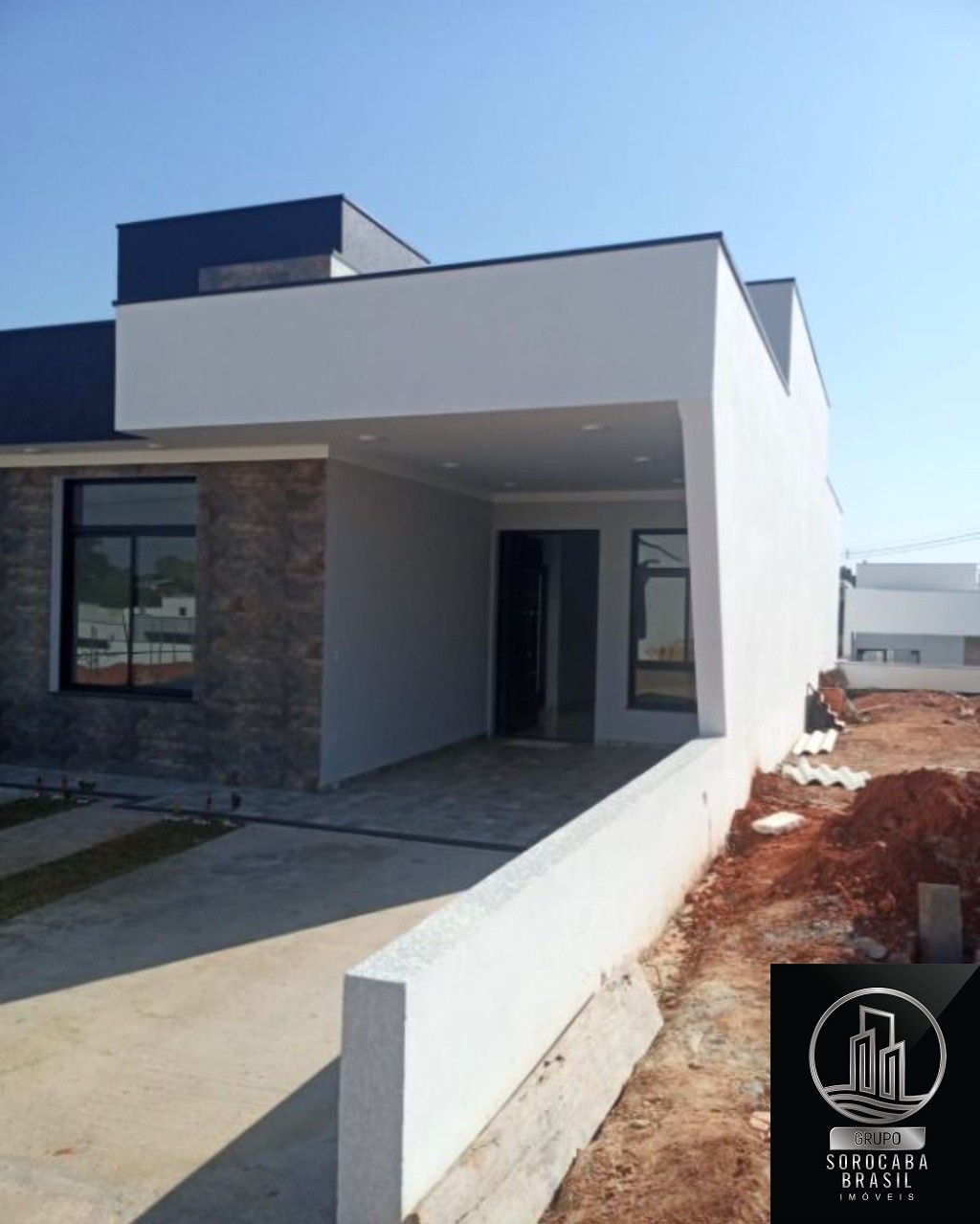 Casa com 3 dormitórios à venda, 105 m² por R$ 535.000 - resi