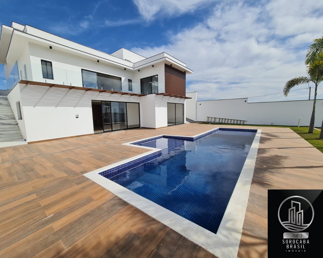 Belíssima casa térrea é venda R$4.480.000,00
