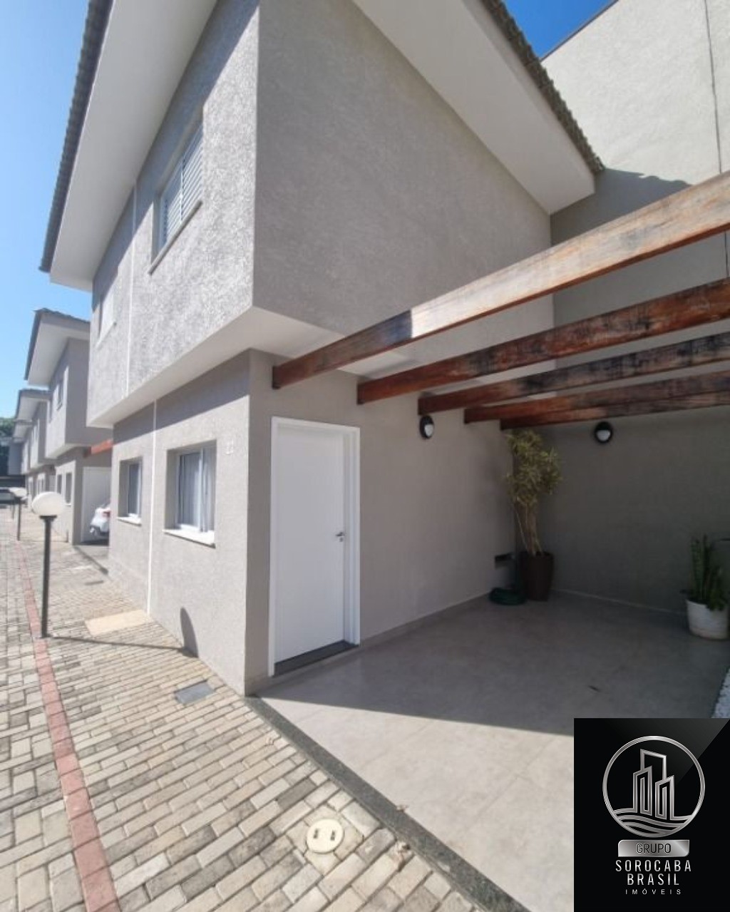Sobrado com 2 dormitórios à venda, 60 m² por R$ 320.000 - vi