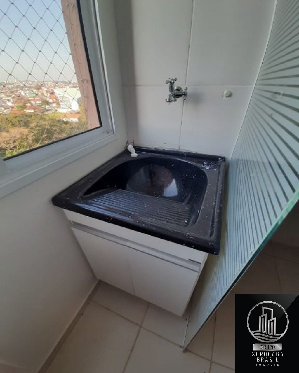 Apartamento com 2 dormitórios à venda, 58 m² por R$ 260.000 
