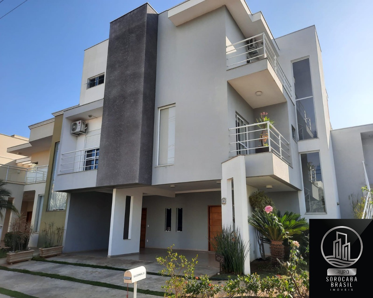 Sobrado com 3 dormitórios à venda, 343 m² por R$ 1.300.000 -