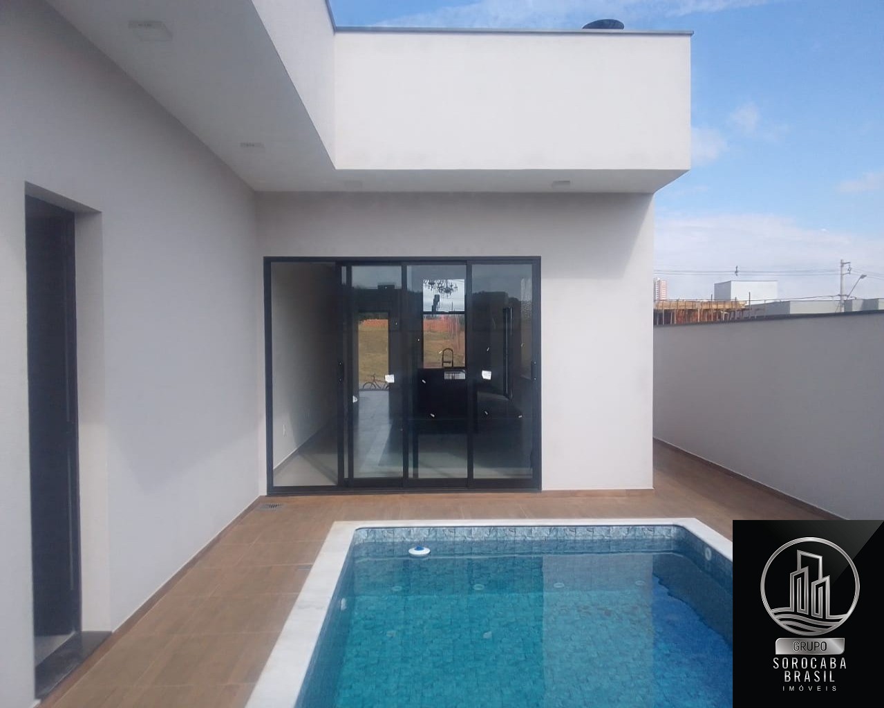 Linda casa em condominio fechado á venda $1.350.000,00