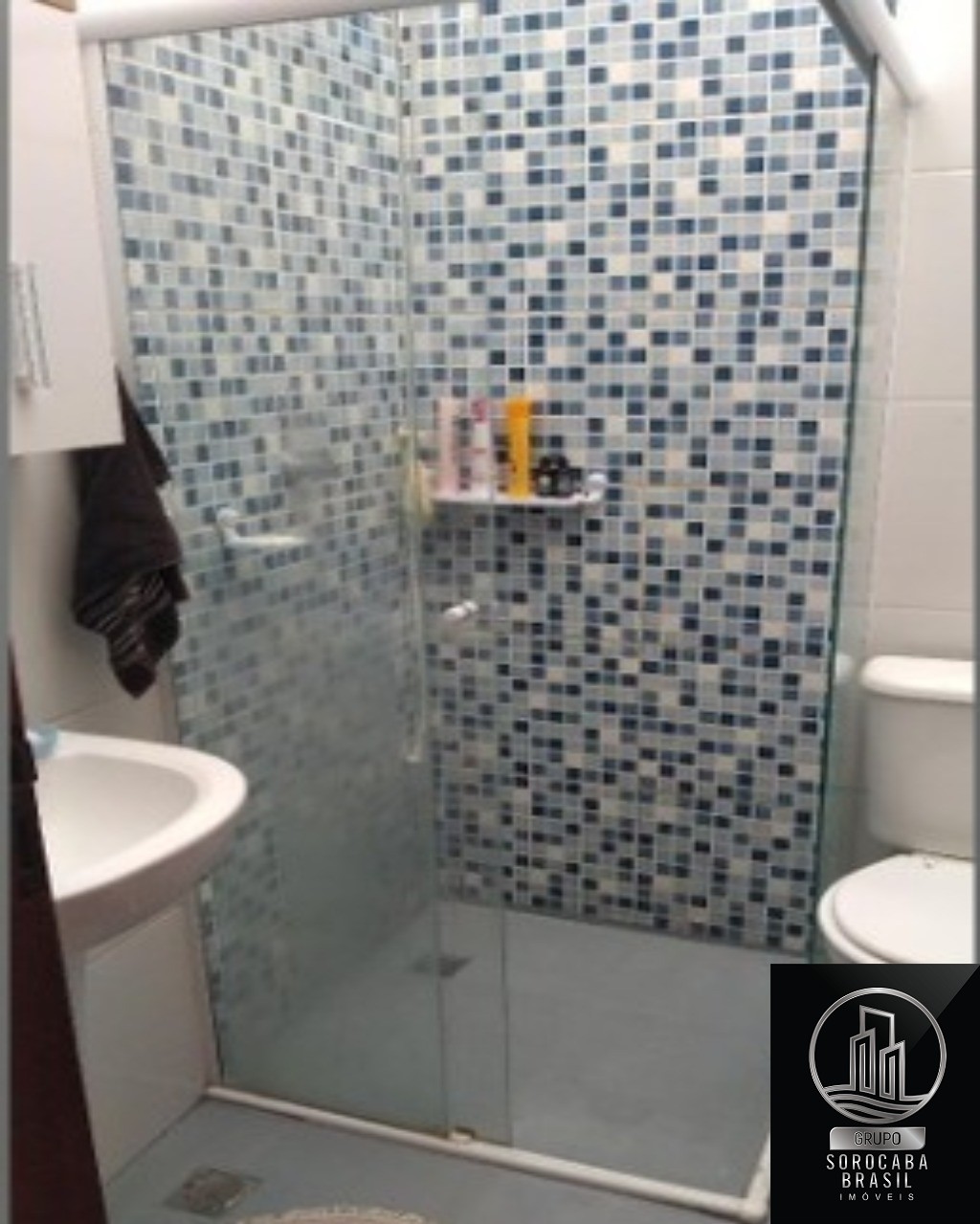 Casa térrea á venda no condomínio villa amato R$290.000,00