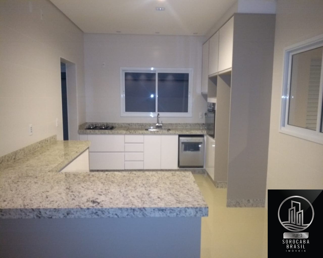 Casa seminova á venda R$1.430.000,00