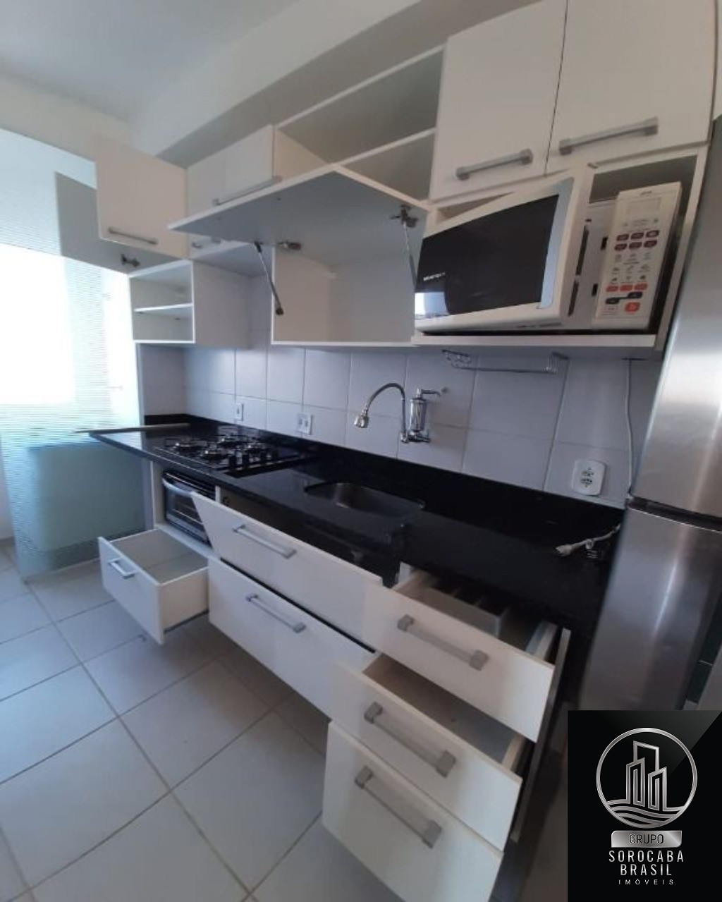 Apartamento com 2 dormitórios à venda, 58 m² por R$ 260.000 