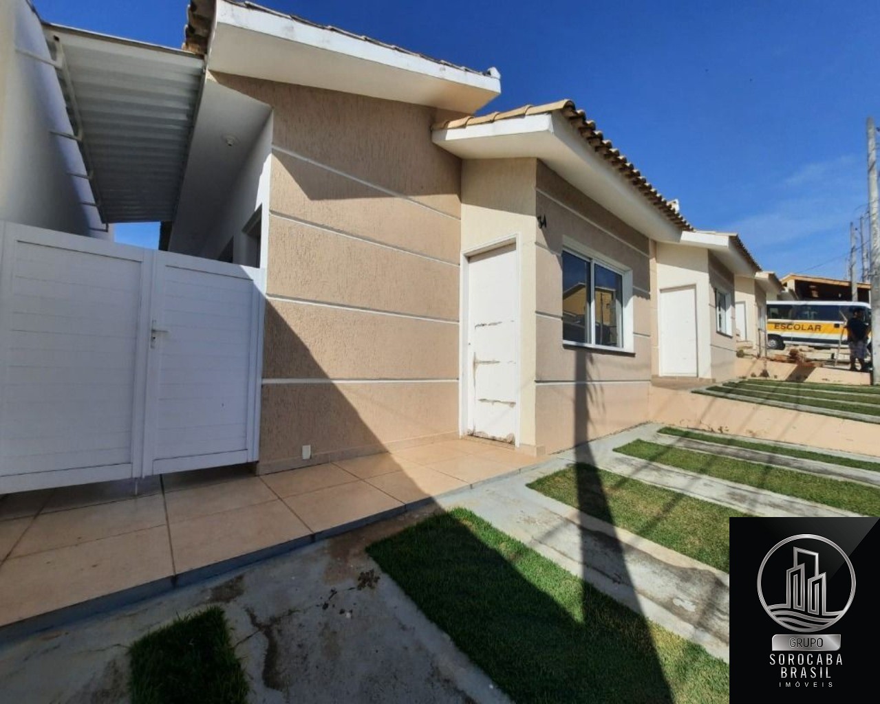 Casa com 2 dormitórios à venda, 84 m² por R$ 399.000 - condo
