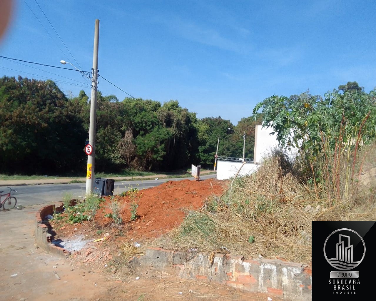 Terreno de esquina a venda no jd santa rosa R$149.000,00