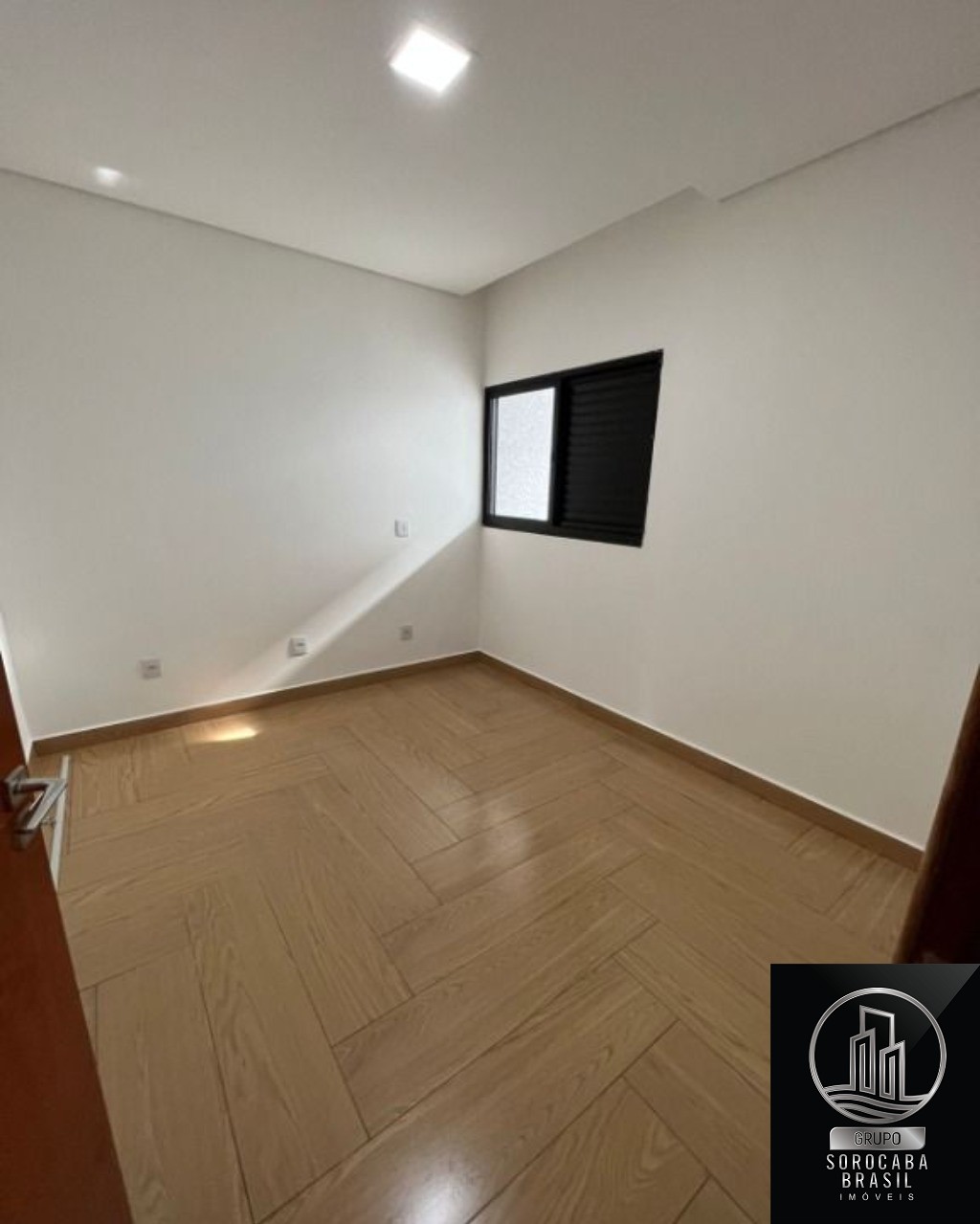 Sobrado com 4 dormitórios à venda, 182 m² por R$ 870.000 - c