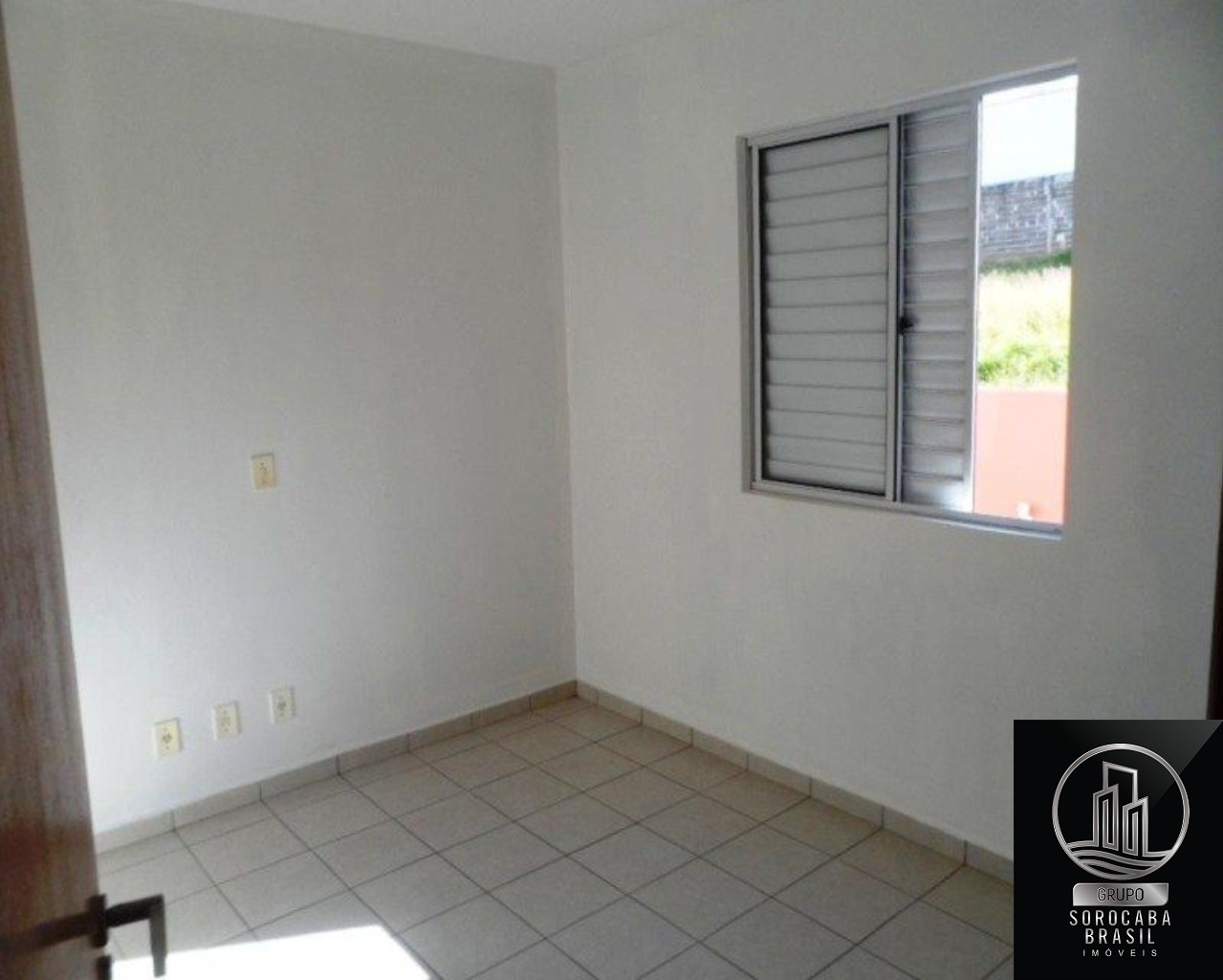 Apartamento com 2 dormitórios à venda, 53 m² por R$ 285.000 