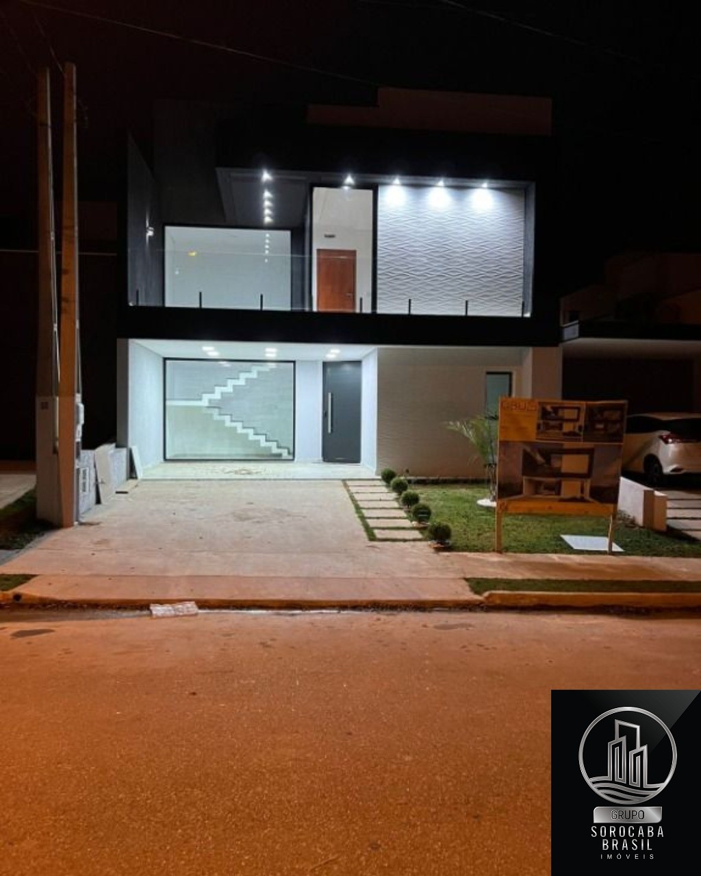 Sobrado com 4 dormitórios à venda, 182 m² por R$ 870.000 - c