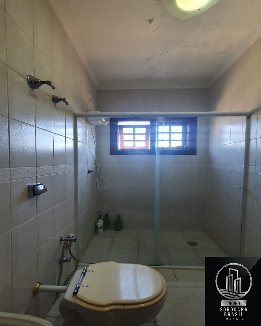 Sobrado mobiliado á venda no condomínio vale do lago R$1.300