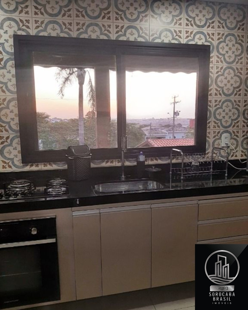 Casa com 3 dormitórios à venda, 262 m² por R$ 1.090.000 - co