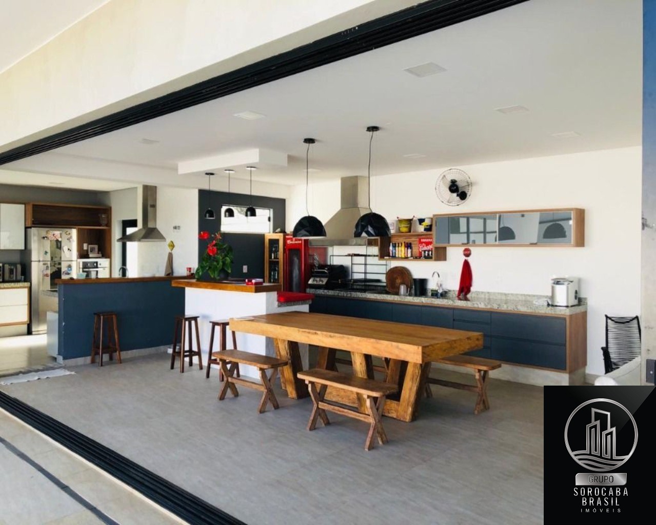 Sobrado com 4 dormitórios à venda, 330 m² por R$ 1.860.000 -