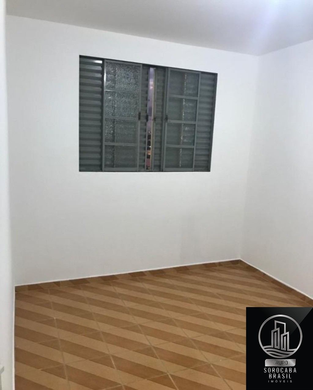 Apartamento com 3 dormitórios à venda, 83 m² por R$ 225.000 