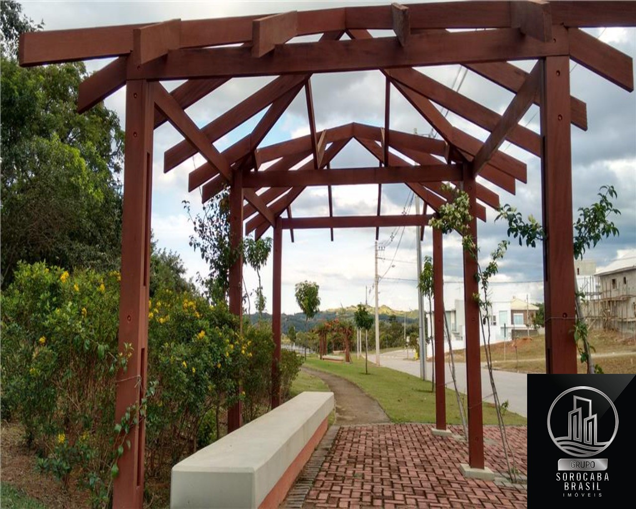 Casa com 4 dormitórios para alugar, 417 m² por R$ 10.200/mês