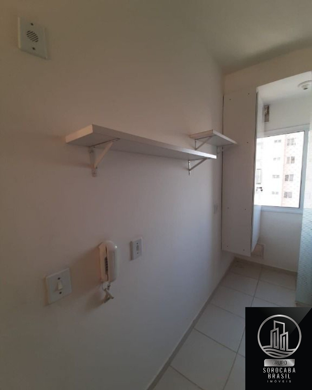 Apartamento com 2 dormitórios à venda, 58 m² por R$ 260.000 