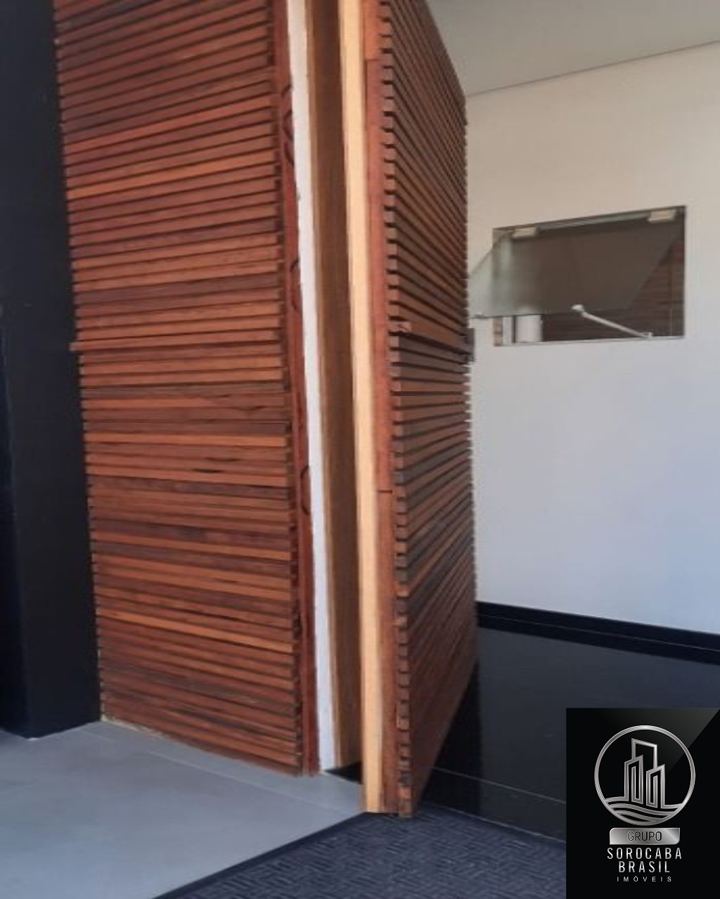 Sobrado com 3 dormitórios à venda, 200 m² por R$ 900.000 - c