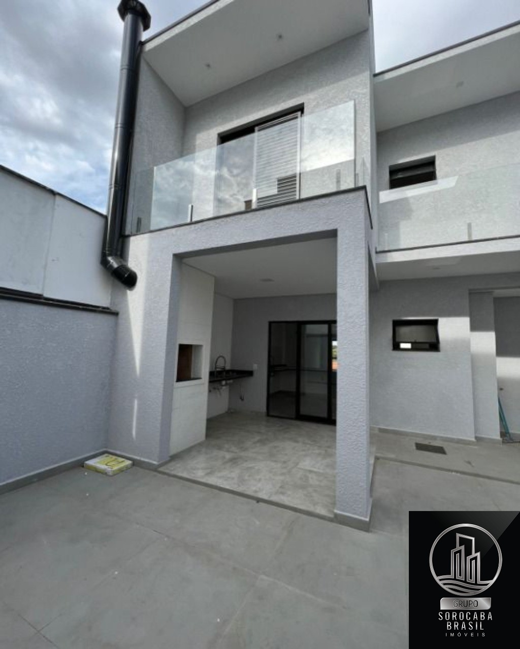 Sobrado com 4 dormitórios à venda, 182 m² por R$ 870.000 - c