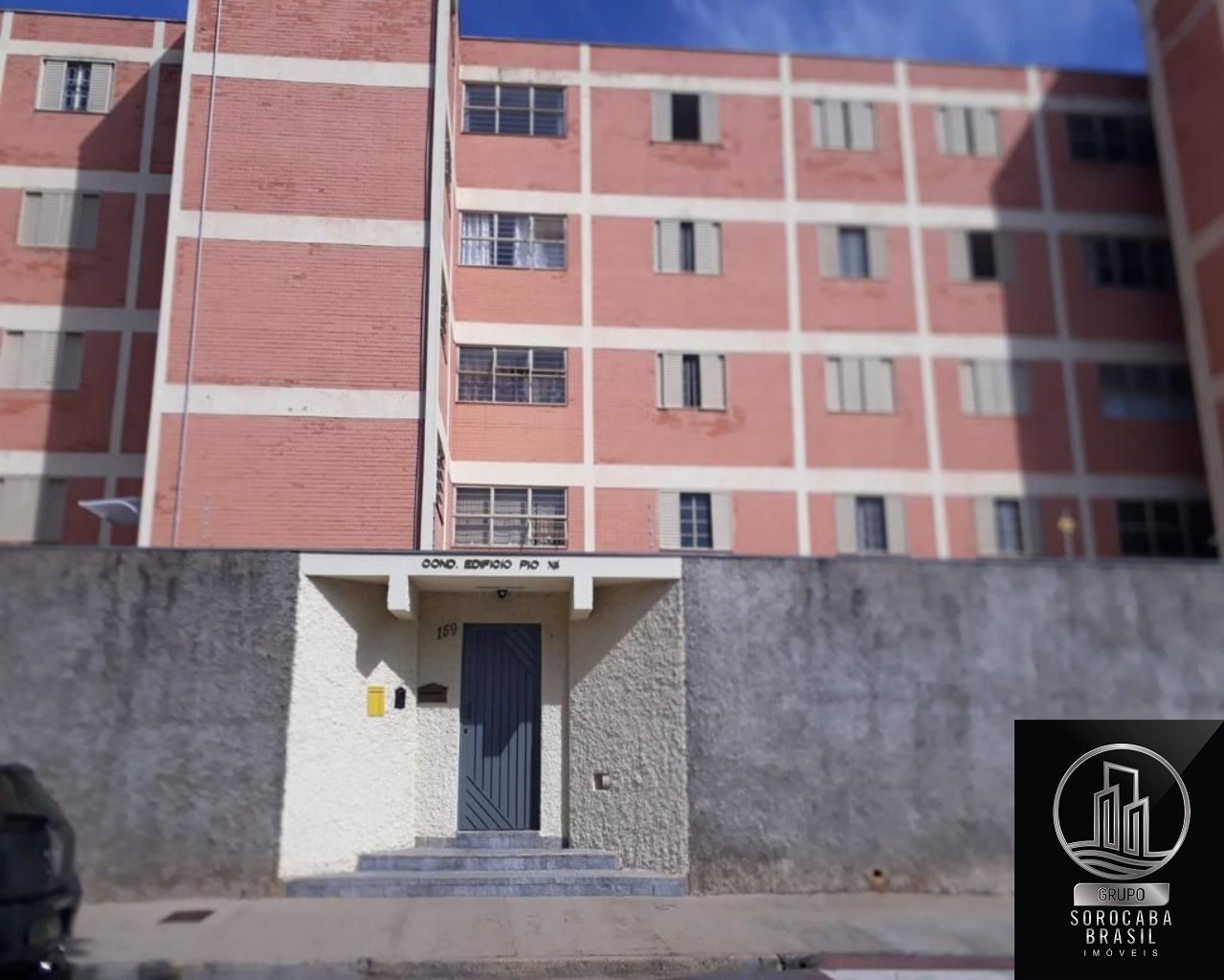 Apartamento com 3 dormitórios à venda, 83 m² por R$ 225.000 