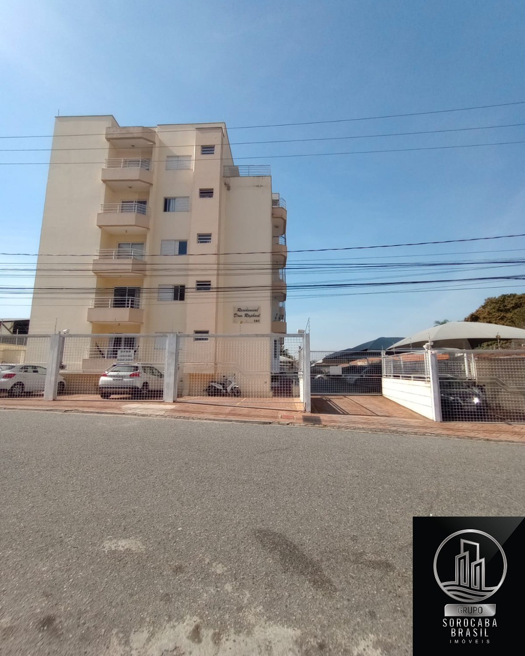 Apartamento com 2 dormitórios à venda, 63 m² por R$ 254.000 