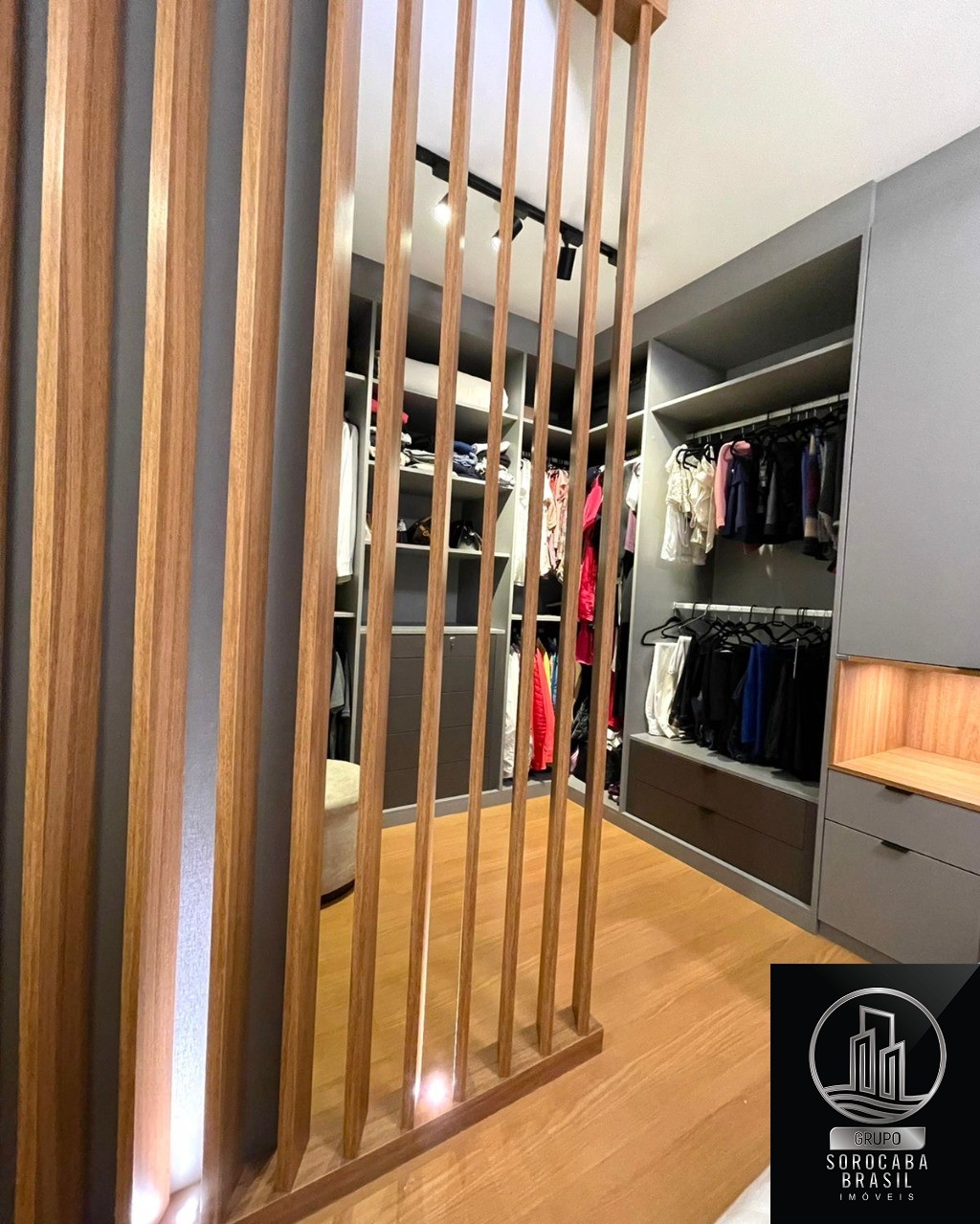 Apartamento com 3 dormitórios à venda, 97 m² por R$ 930.000 