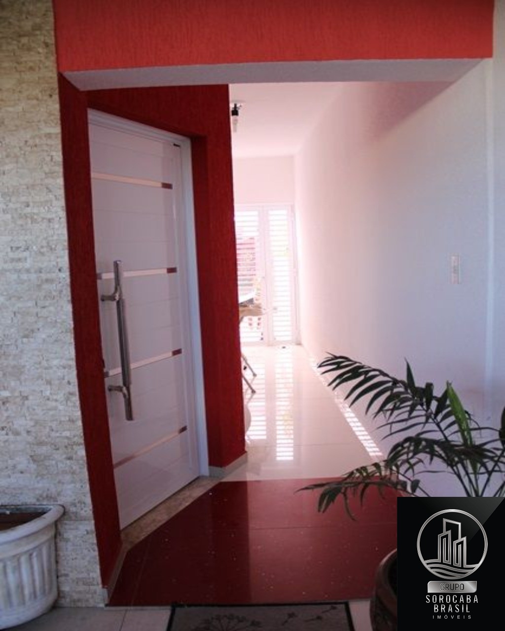Sobrado com 3 dormitórios à venda, 200 m² por R$ 535.000 - j
