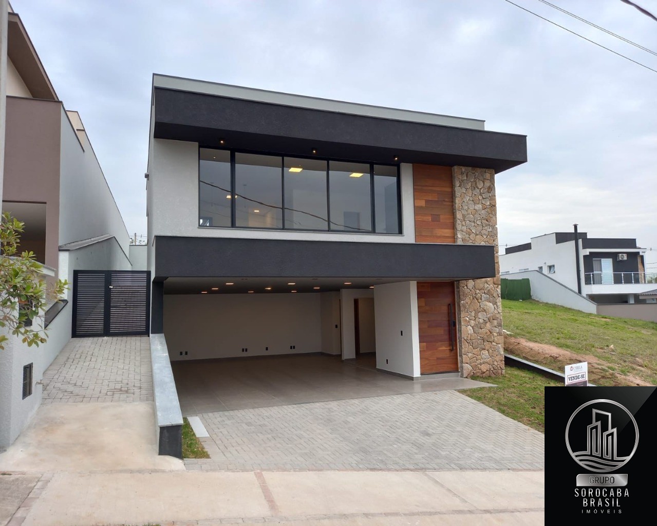Sobrado com 3 dormitórios à venda, 237 m² por R$ 1.690.000 -