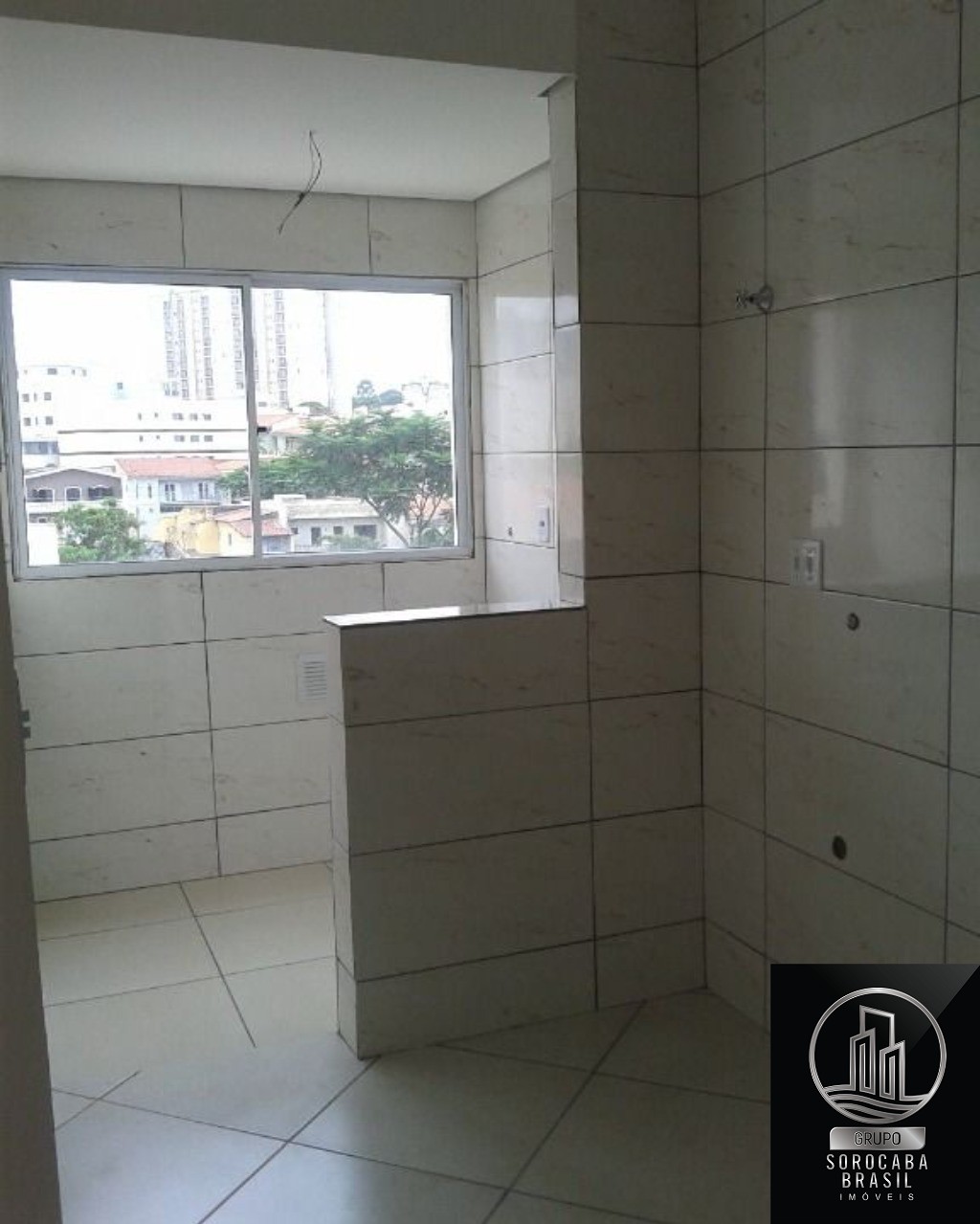 Apartamento com 2 dormitórios à venda, 57 m² por R$ 220.000 