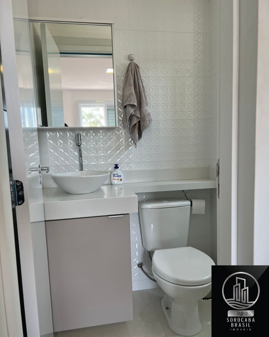 Apartamento com 2 dormitórios à venda, 53 m² por R$ 300.000 