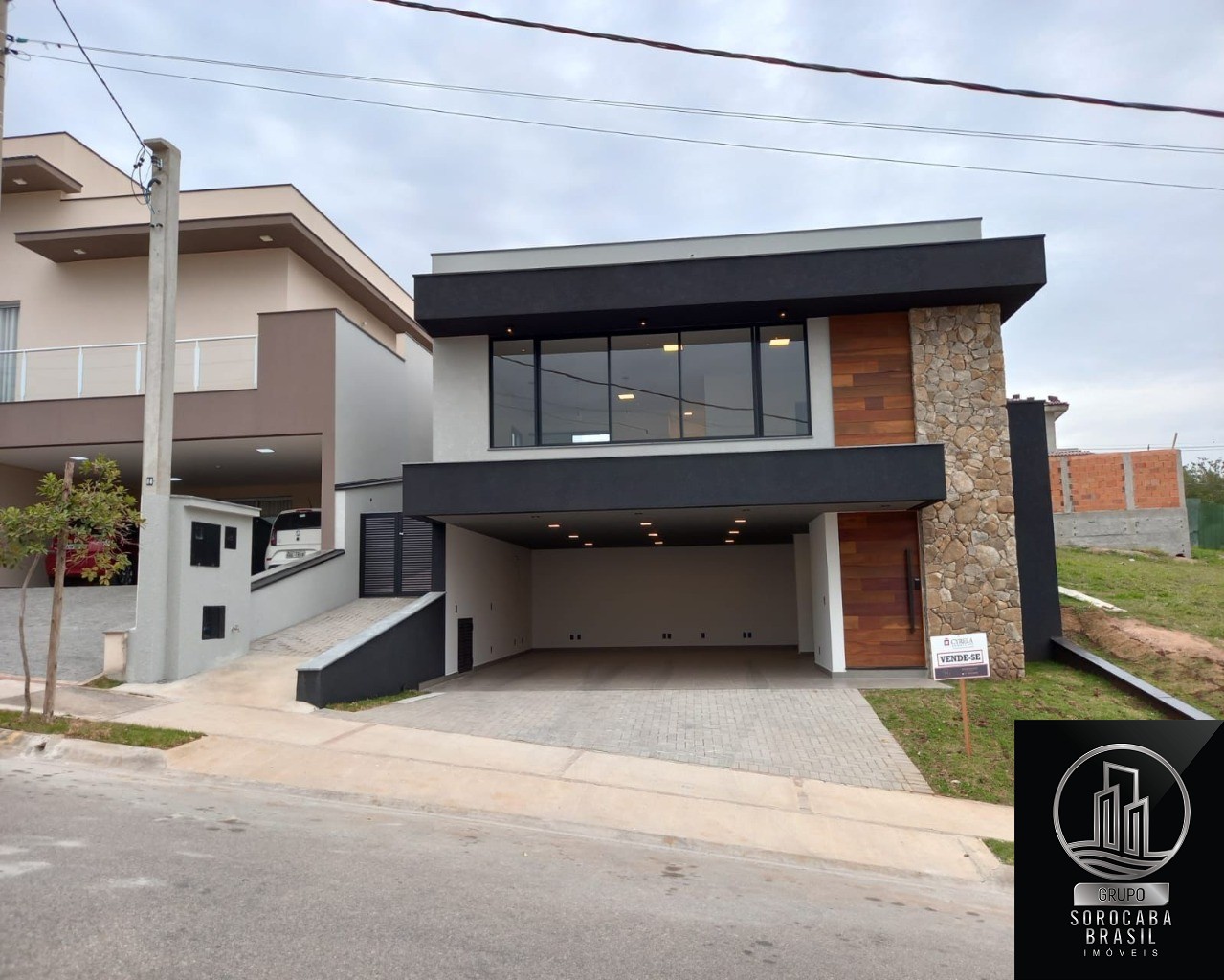 Sobrado com 3 dormitórios à venda, 237 m² por R$ 1.690.000 -