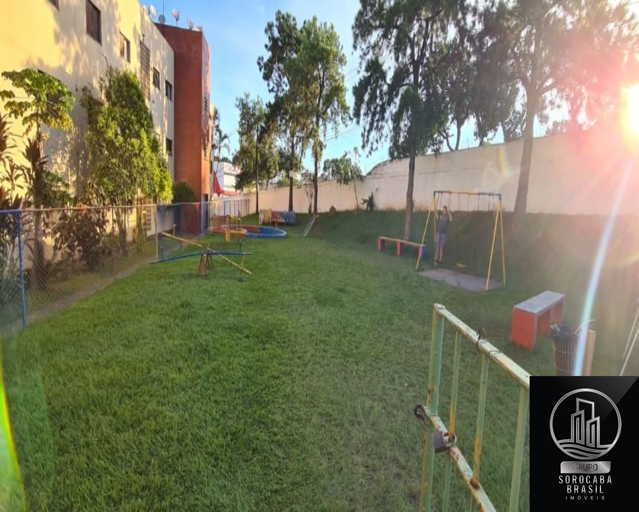 Apartamento com 2 dormitórios à venda, 58 m² por R$ 170.000 