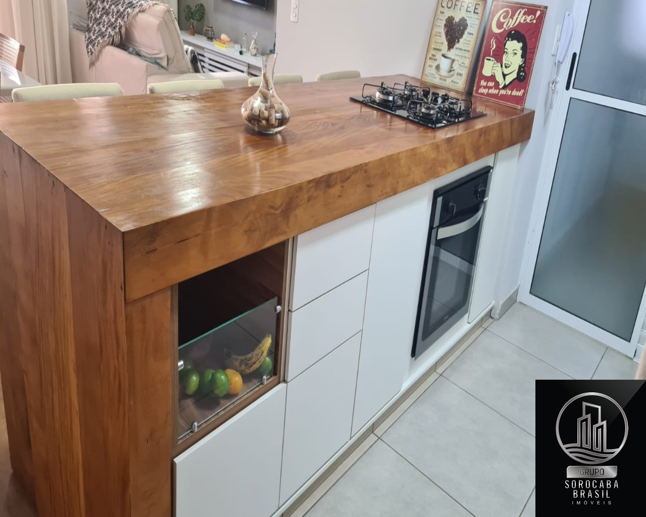 Apartamento com 3 dormitórios à venda, 72 m² por R$ 375.000 