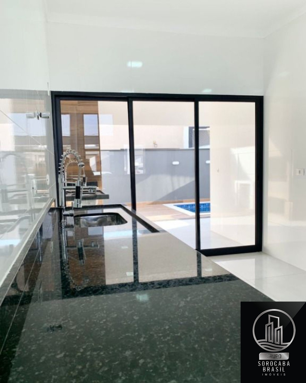 Casa com 3 dormitórios à venda, 114 m² por R$ 585.000 - hort