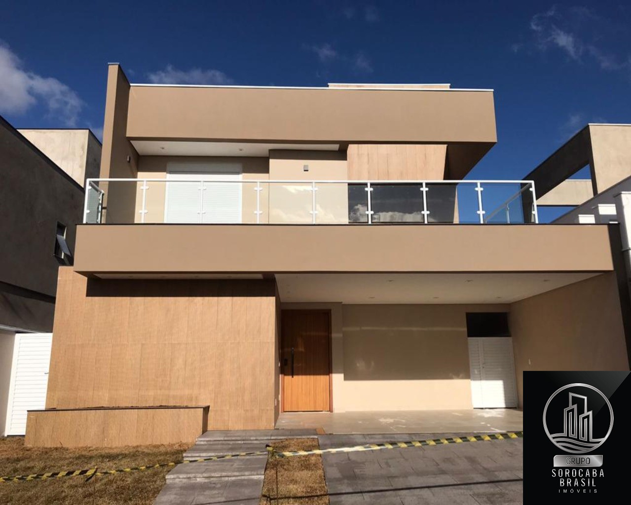 Sobrado com 3 dormitórios à venda, 251 m² por R$ 2.250.000