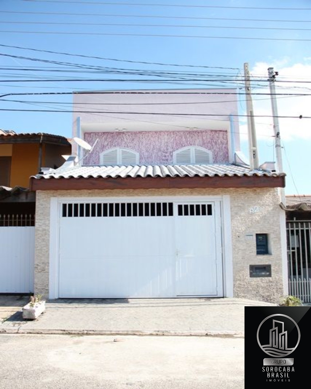 Sobrado com 3 dormitórios à venda, 200 m² por R$ 535.000 - j