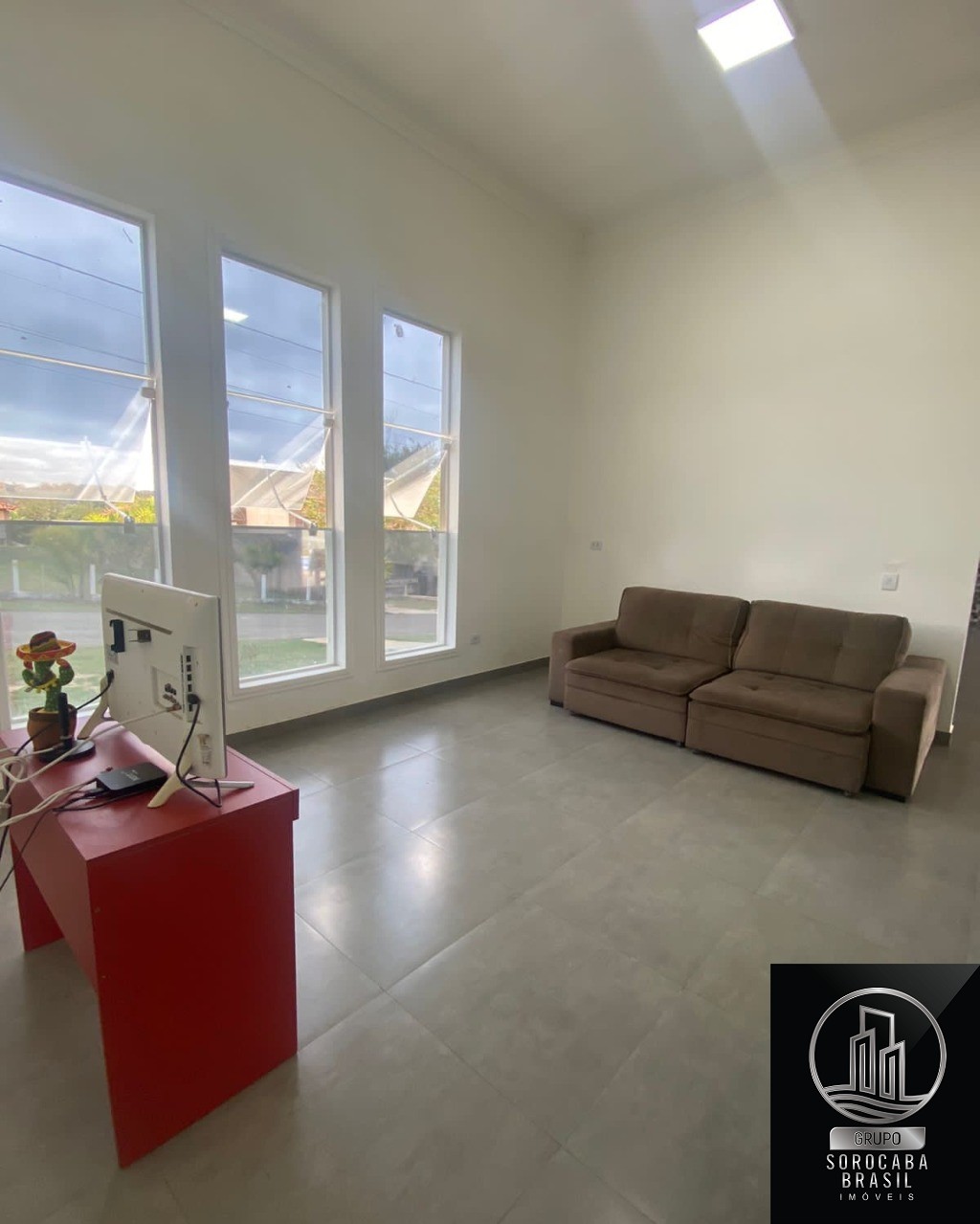 Casa com 3 dormitórios à venda, 327 m² por R$ 900.000 - cond