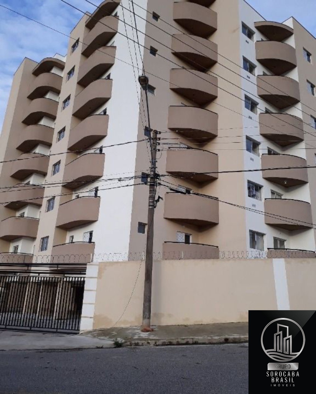 Apartamento com 2 dormitórios à venda, 57 m² por R$ 220.000 