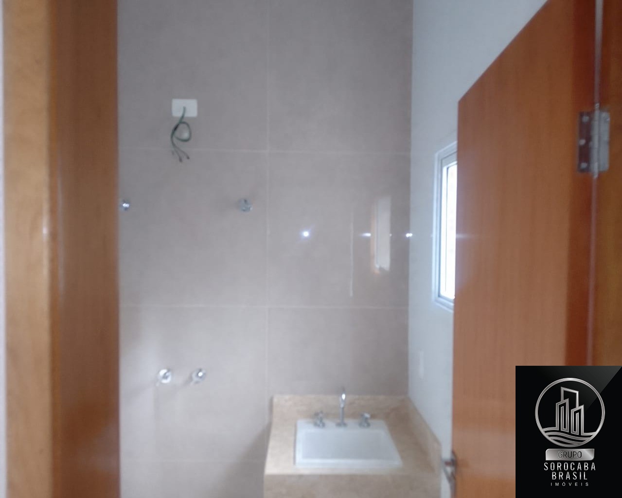 Casa com 3 dormitórios à venda, 147 m² por R$ 850.000 - cond