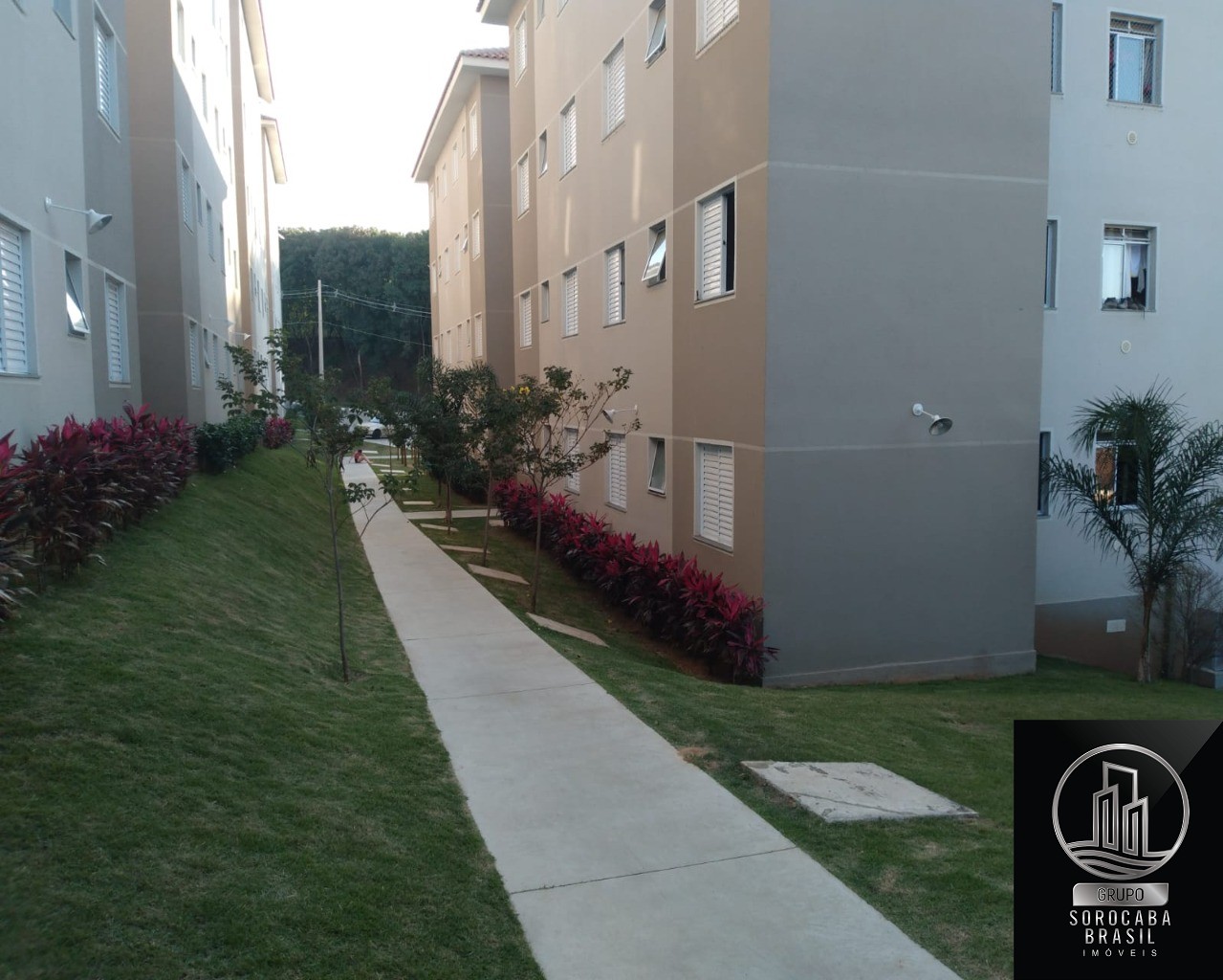 Apartamento 44m² com 2 dormitórios por 235mil condomínio le 