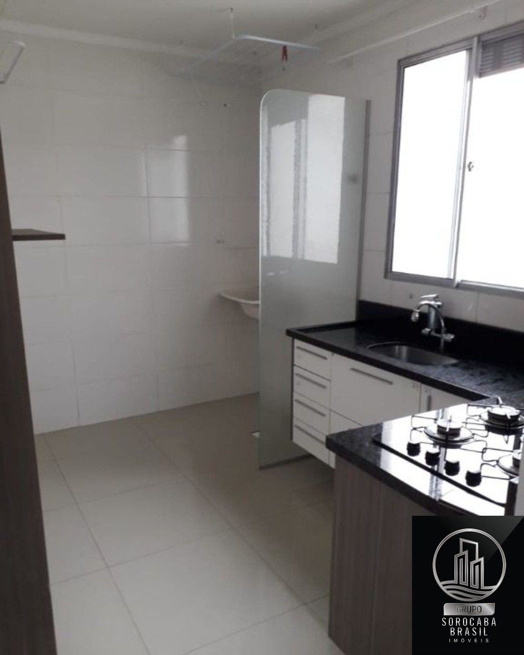 Apartamento com 2 dormitórios à venda, 50 m² por R$ 200.000 