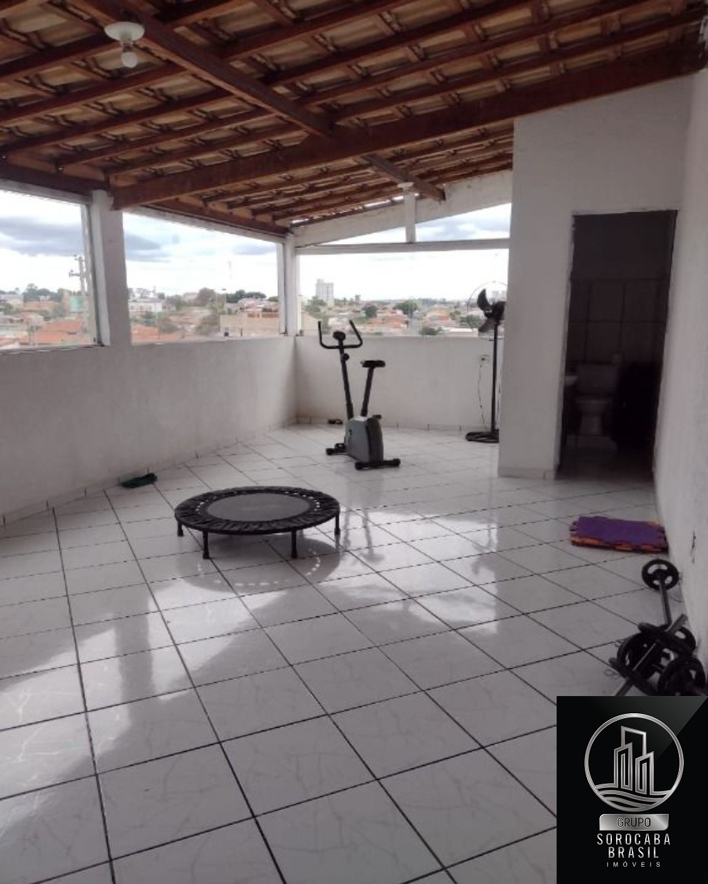 Sobrado com 3 dormitórios à venda, 190 m² por R$ 230.000 - j