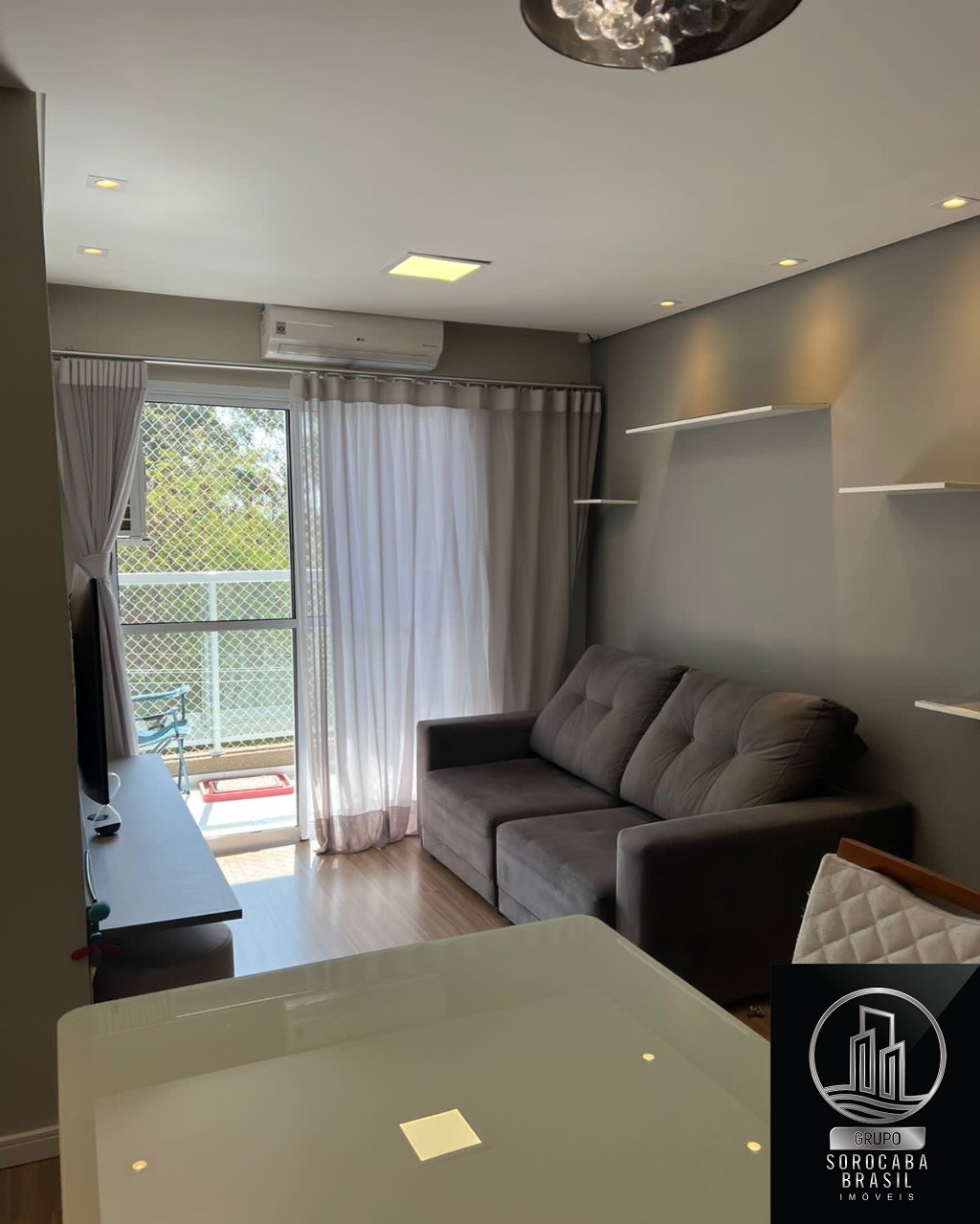 Apartamento com 2 dormitórios à venda, 53 m² por R$ 300.000 