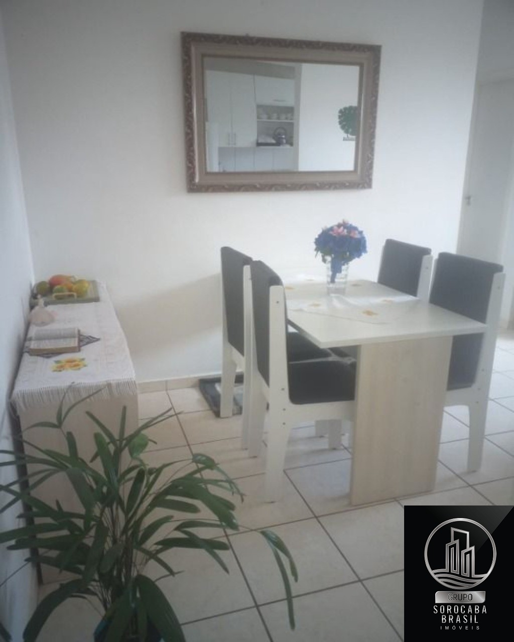 Apartamento com 2 dormitórios para alugar, 50 m² por R$ 900/