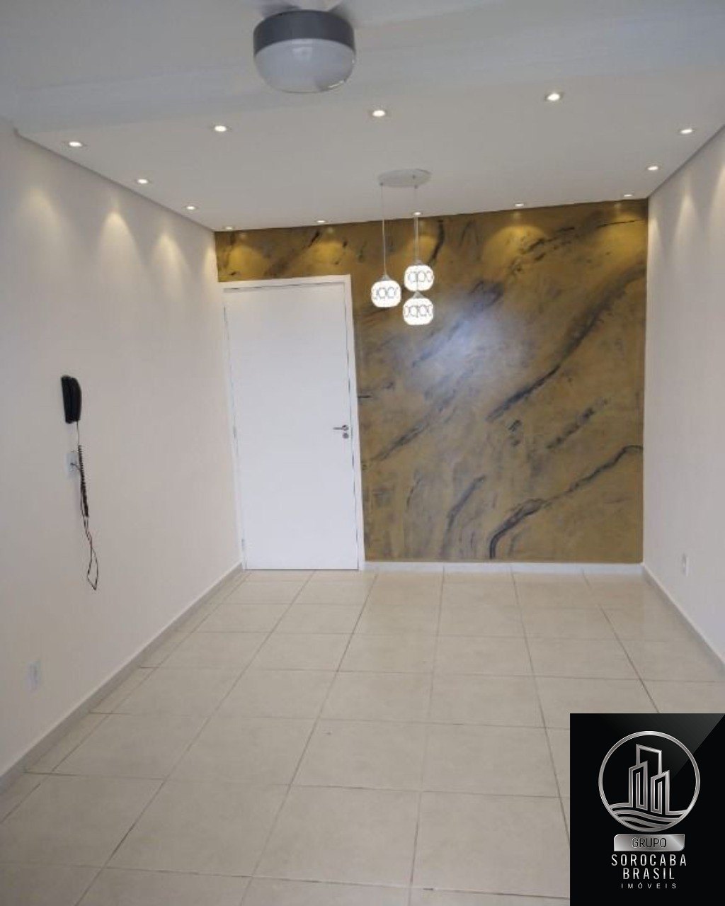 Apartamento com 2 dormitórios à venda, 50 m² por R$ 200.000 